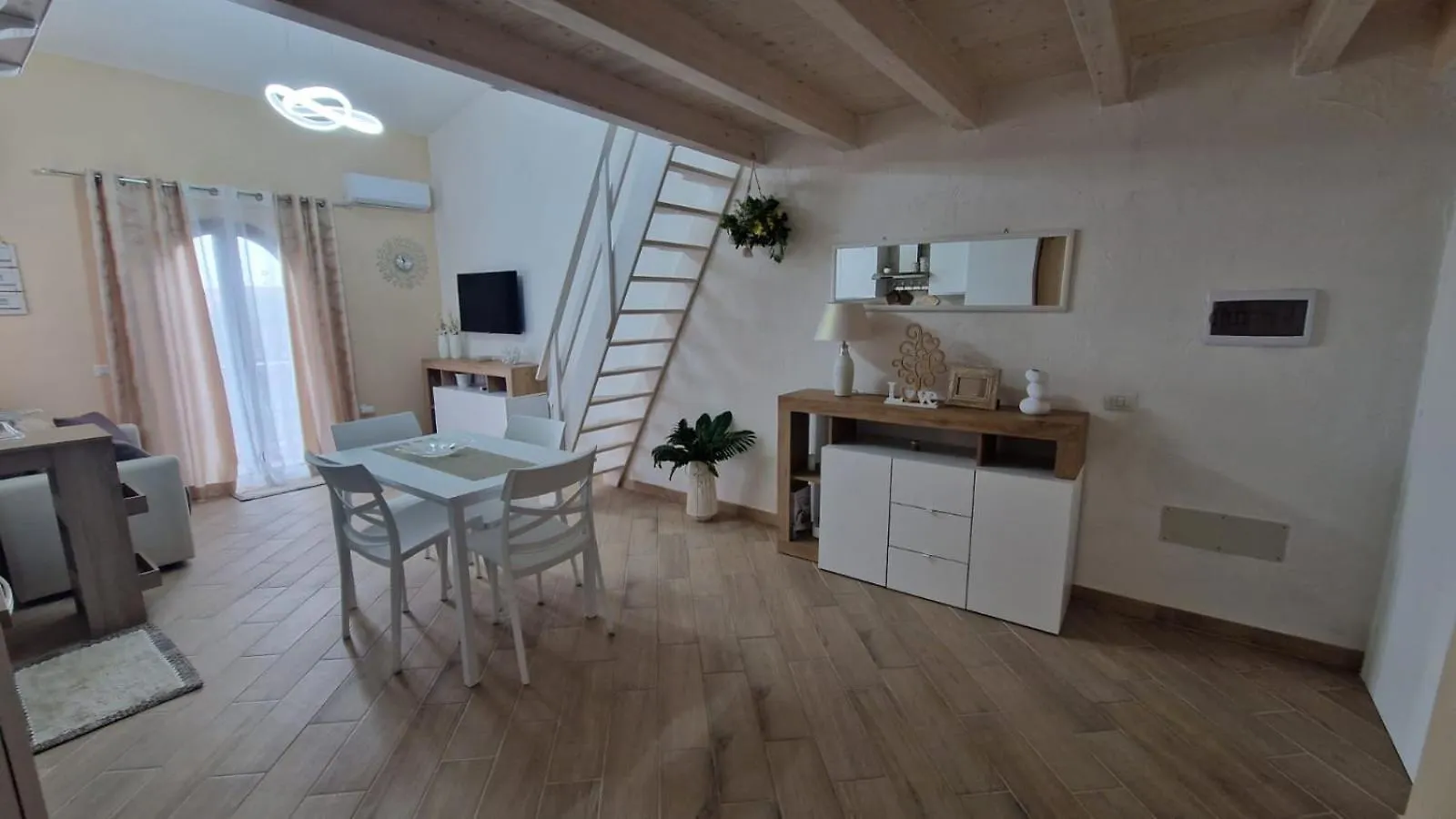 La Casa Delle Rose 3 Apartamento Giba